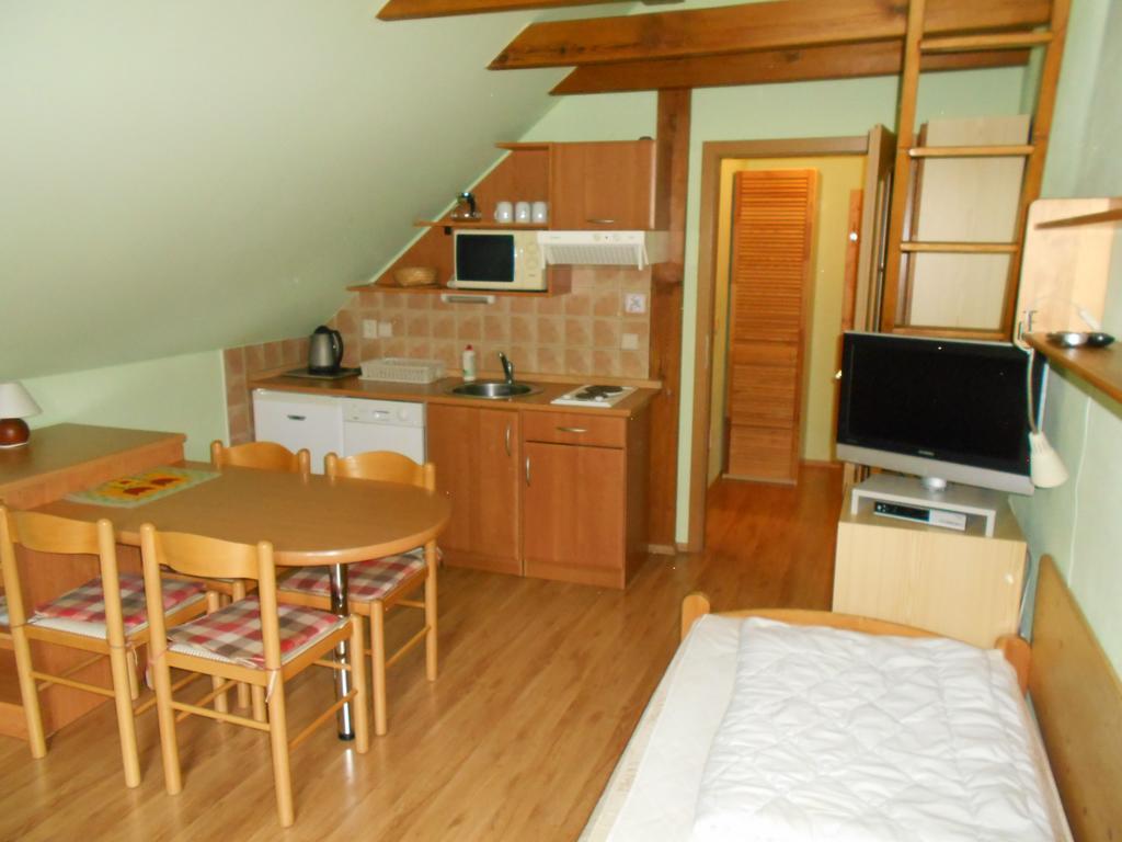 Apartmany Base Camp Zelezna Ruda Ngoại thất bức ảnh