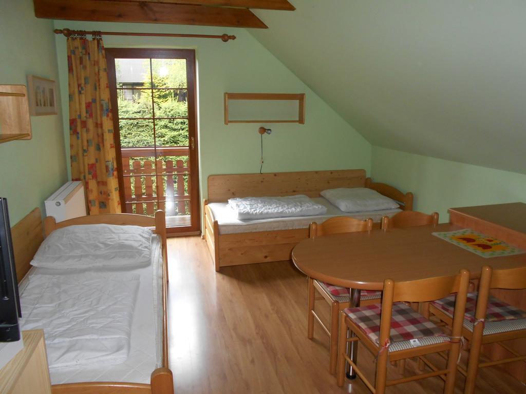 Apartmany Base Camp Zelezna Ruda Ngoại thất bức ảnh